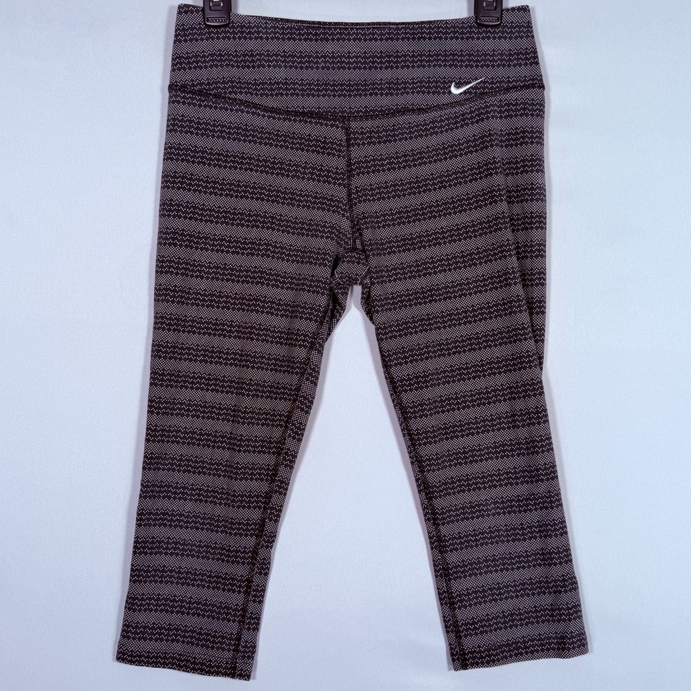 Nike Dri-Fit Yoga Pants Women's Medium Cropped Capris Black Gray w/Design 28x18"